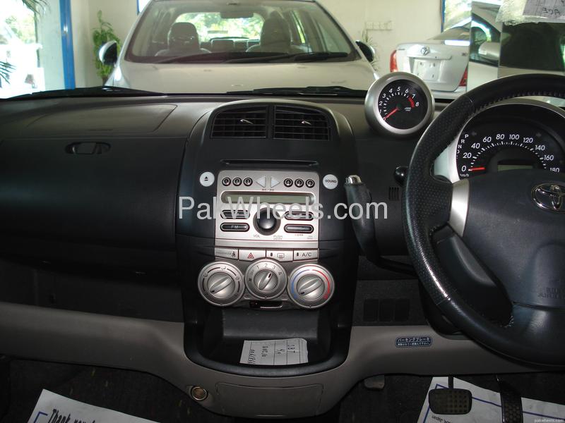 Toyota Passo Interior