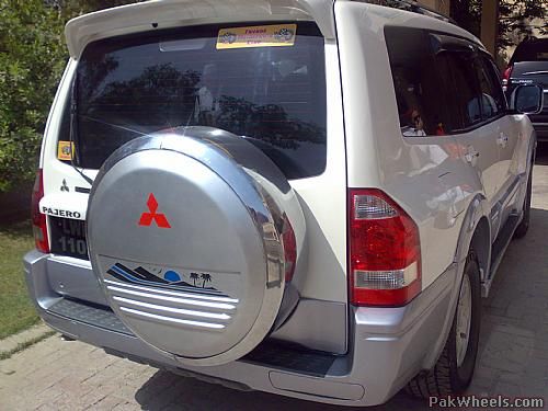 مٹسوبیشی پجیرو 2005 for Sale in لاہور مٹسوبیشی پجیرو 2005 for Sale in لاہور Image-2