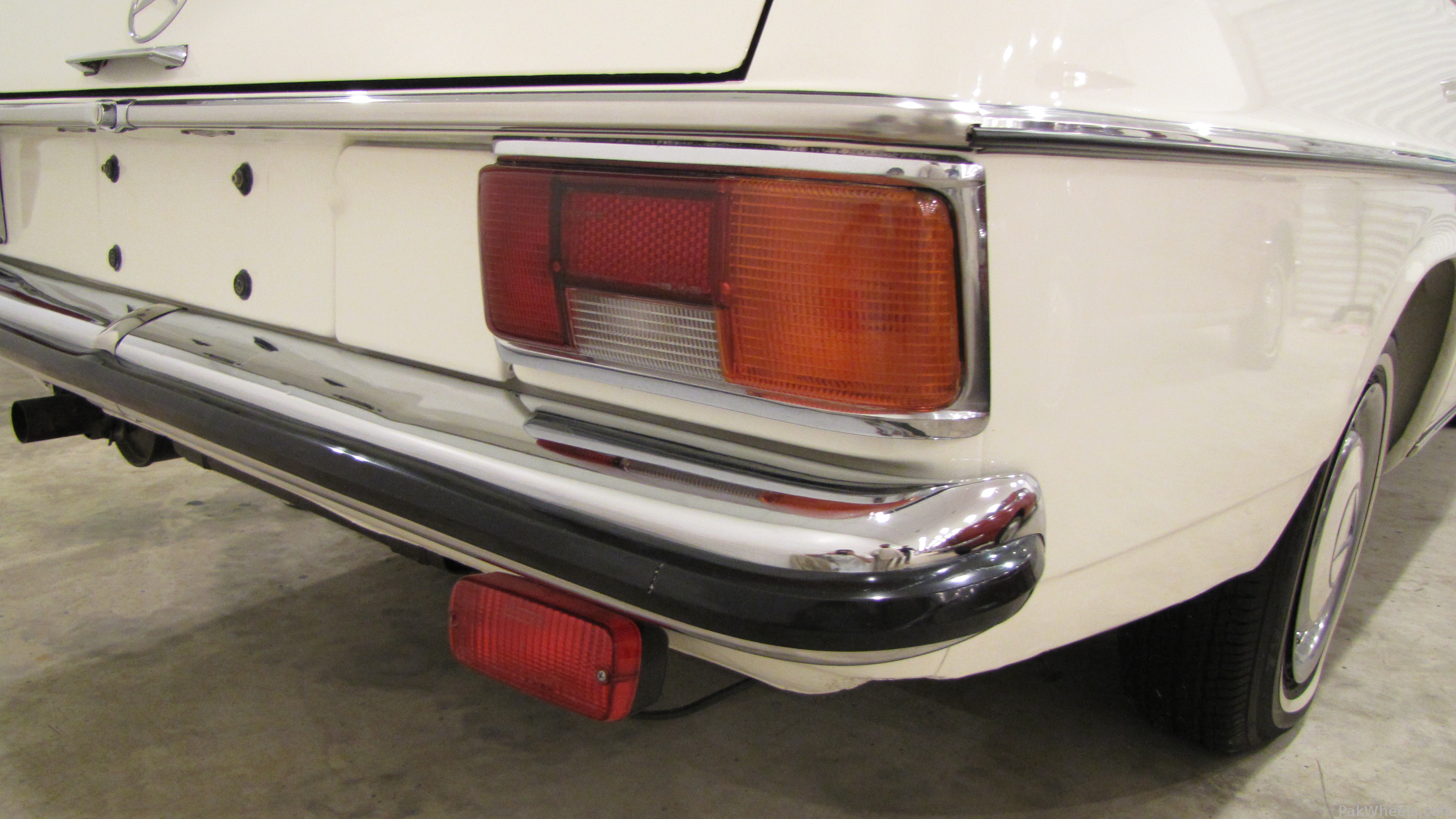 Mercedes Benz E Class - 1972 Mercedes-Benz 220 W115 (YCCC) Mercedes Benz E Class - 1972 Mercedes-Benz 220 W115 (YCCC) Image-4