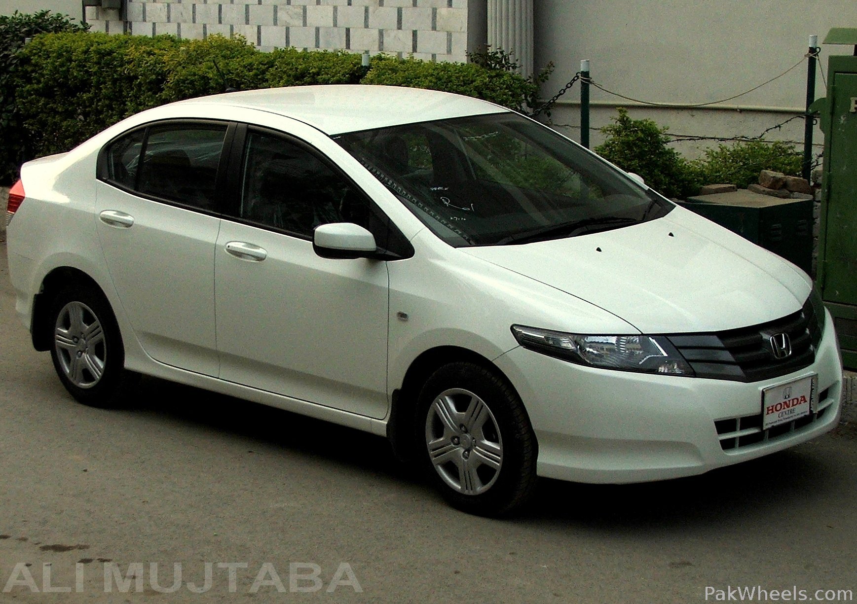 Honda City - 2009 White Arrow Honda City - 2009 White Arrow Image-3