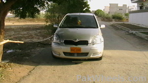 Toyota Vitz - 2002
