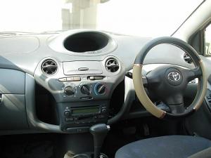 Toyota Vitz - 2003