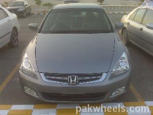 Honda Accord - 2005