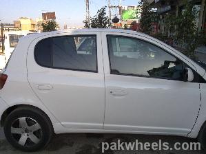 Toyota Vitz - 2004
