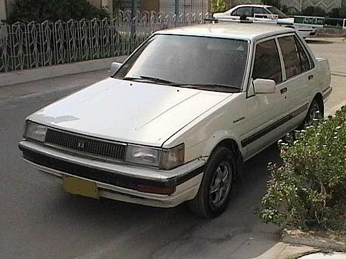 Toyota Corolla - 1986 Corolla SE Saloon Image-1