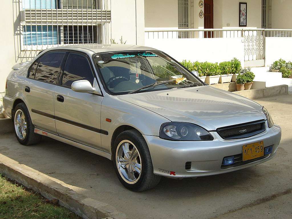 Honda Civic - 2000 Silver... Image-1