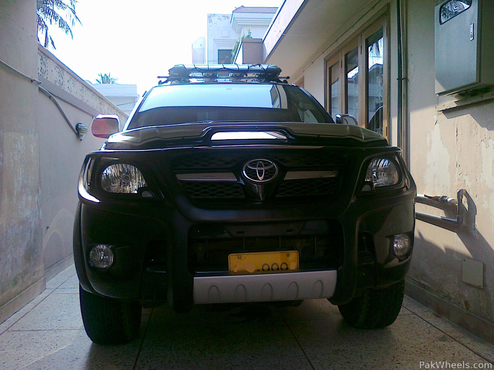 Toyota Hilux - 2005 Blackbeast Image-1