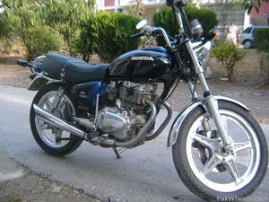 ہونڈا CBR 400 - 1985