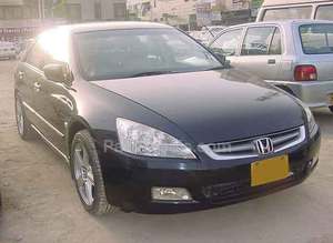 Honda Accord - 2005