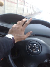 Toyota Vitz - 2004
