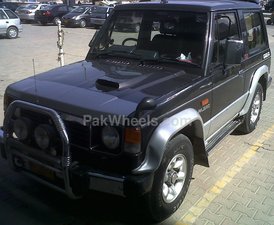 مٹسوبیشی پجیرو - 1989