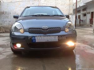 Toyota Vitz - 2004