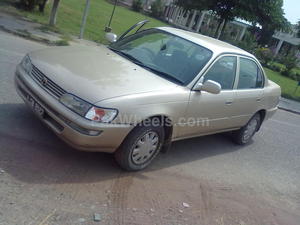 Toyota Corolla - 2000