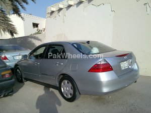 Honda Accord - 2006