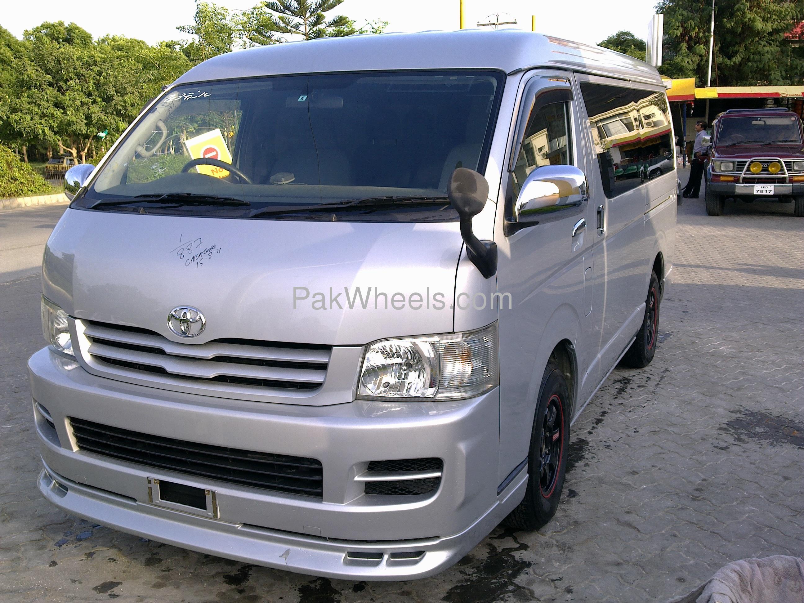 Toyota Hiace 2006 for Sale in Islamabad Image-1