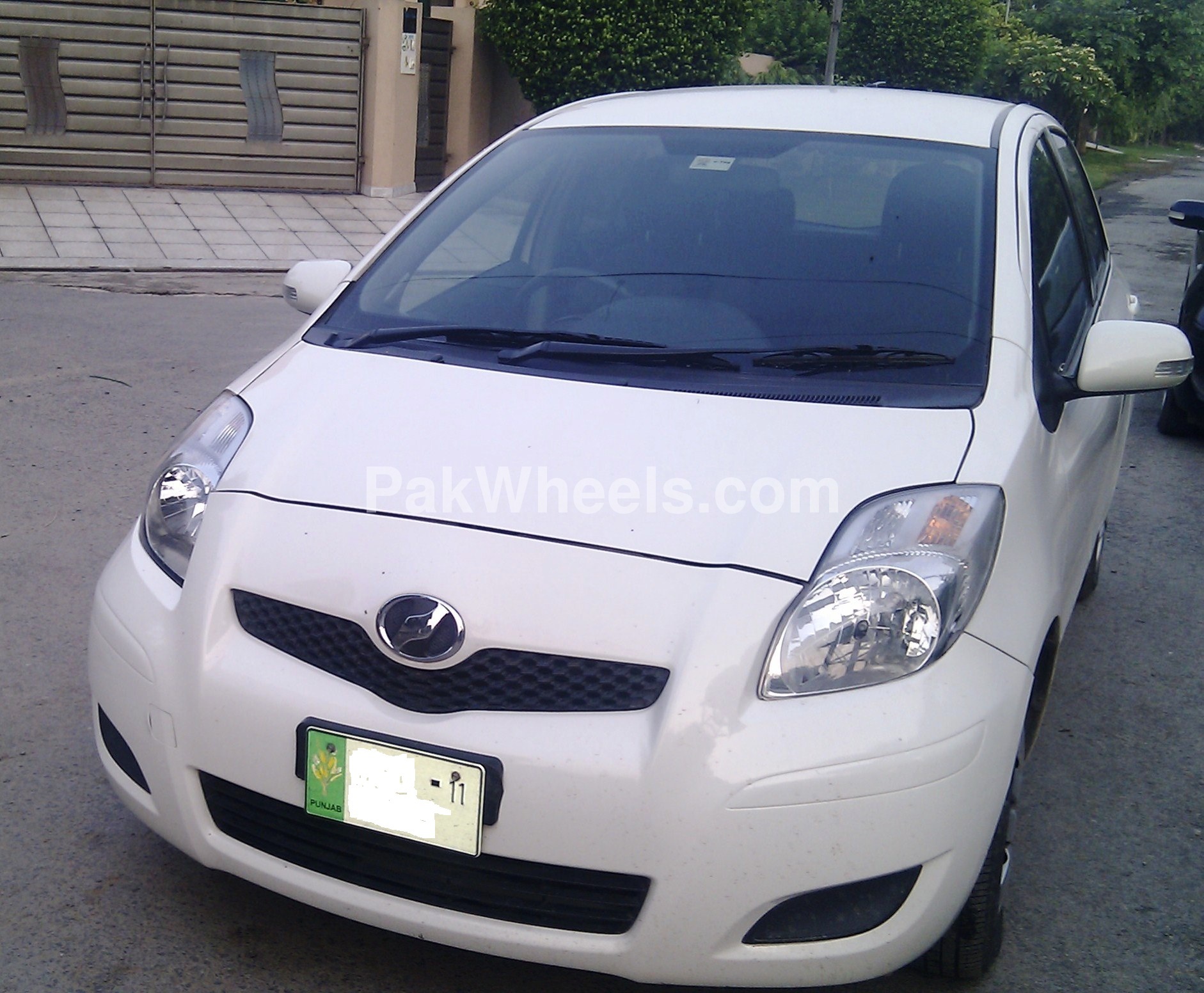 Toyota Vitz 2009 for Sale in Lahore Image-1
