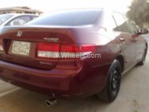 Honda Accord - 2005