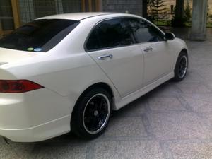 Honda Accord - 2004