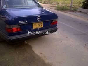 Mercedes Benz E Class - 1987
