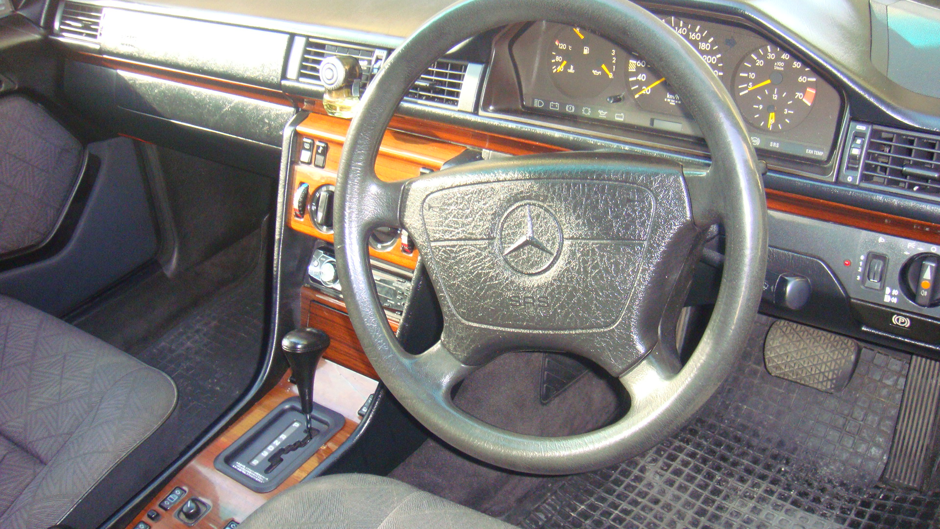 cashe apply loan Member  1994 E Mercedes of malik1983 Benz  Ride Class