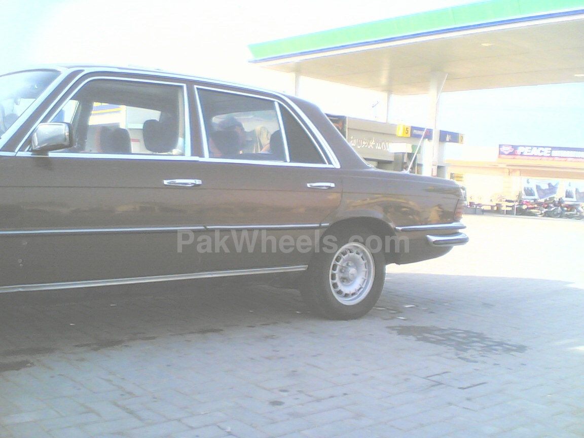 Mercedes Benz S Class - 1978 cruise Mercedes Benz S Class - 1978 cruise Image-4