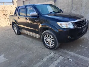 Toyota Hilux 4x4 Double Cab Standard 2016 for Sale