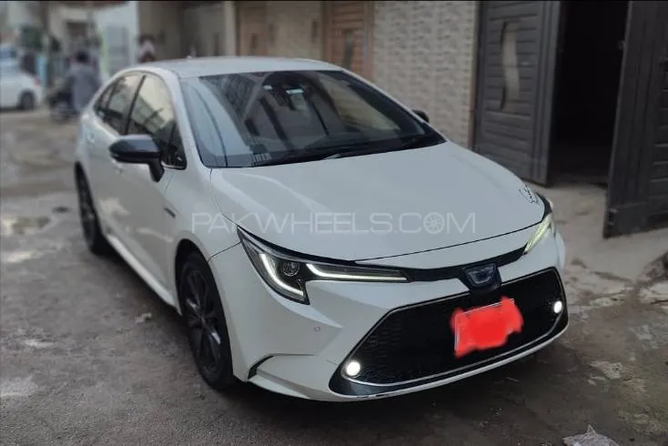 Toyota Corolla Hybrid 2019 for Sale in Karachi Image-1