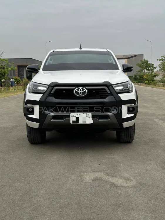 Toyota Hilux 2023 for Sale in Sadiqabad Image-1