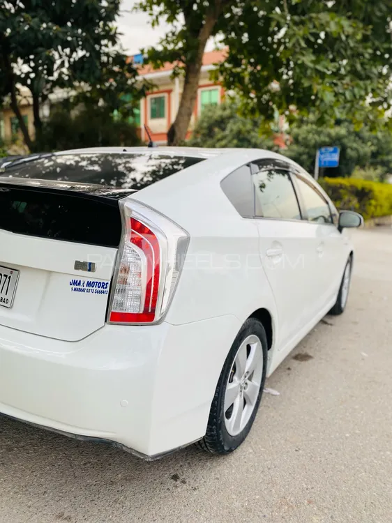 Toyota Prius 2013 for sale in Islamabad