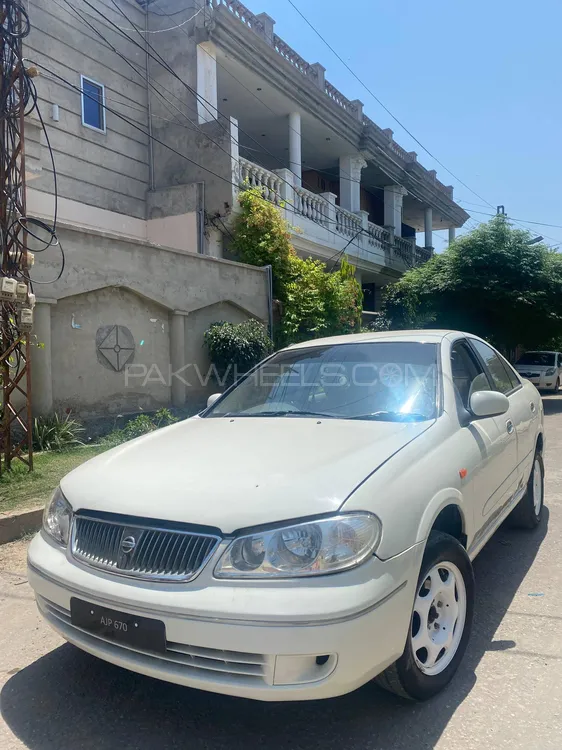 Nissan Sunny 2005 for Sale in Multan Image-1