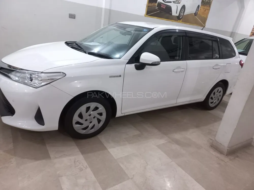 Toyota Corolla Fielder 2020 for Sale in Peshawar Image-1