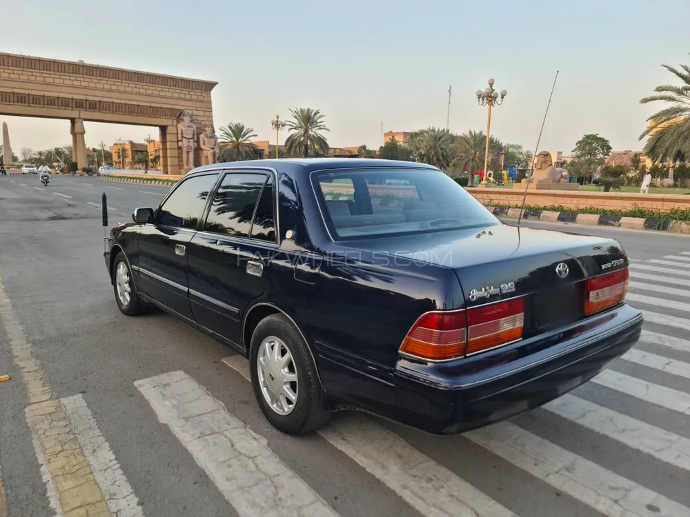 Toyota Crown 1998 for sale in Lahore