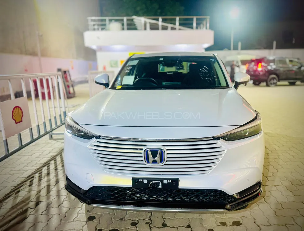 Honda Vezel 2022 for Sale in Multan Image-1