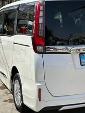 Toyota Noah G 2014 for Sale