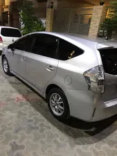 Toyota Prius Alpha S 2014 for Sale