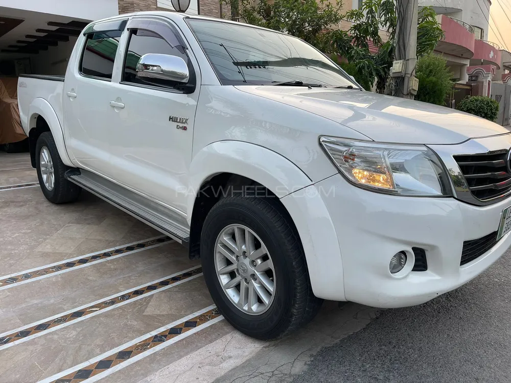 Toyota Hilux 2014 for Sale in Lahore Image-1