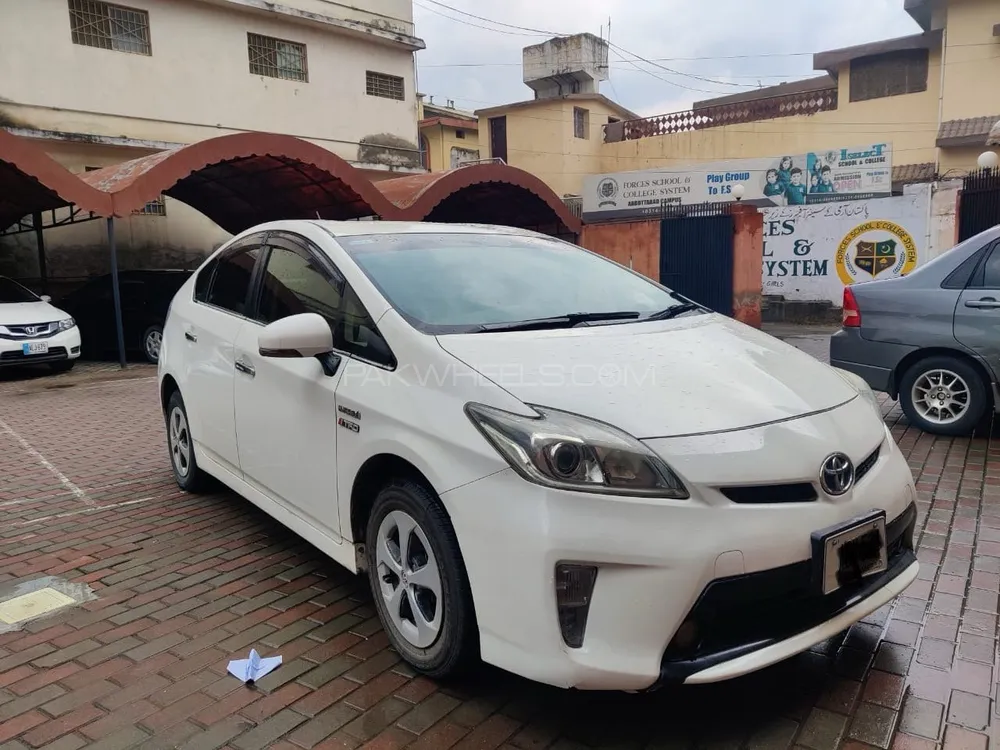 Toyota Prius 2013 for Sale in Abbottabad Image-1