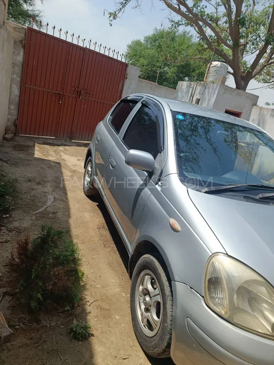 Toyota Vitz 2004 for Sale in D.G.Khan Image-1