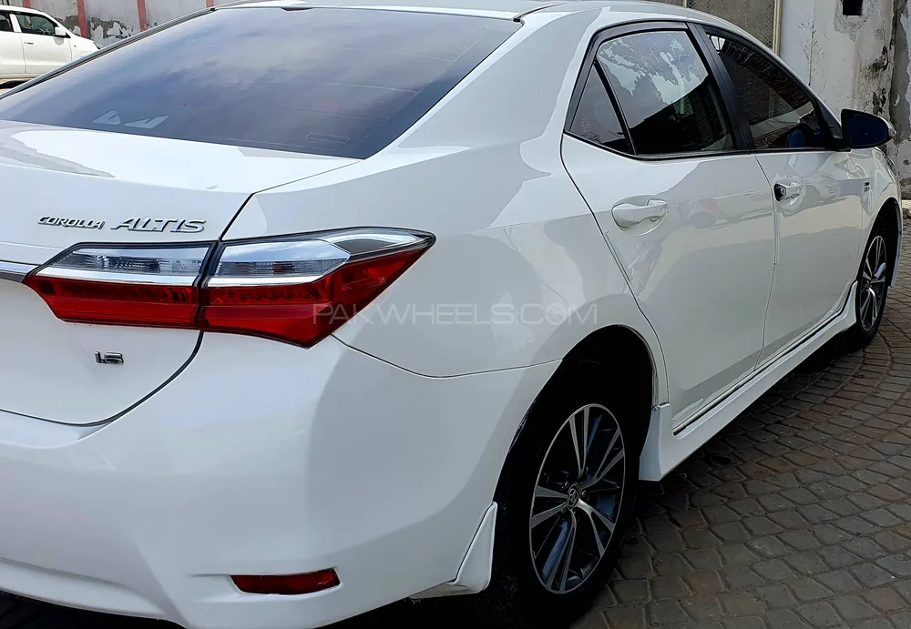 Toyota Corolla 2020 for Sale in Lahore Image-1