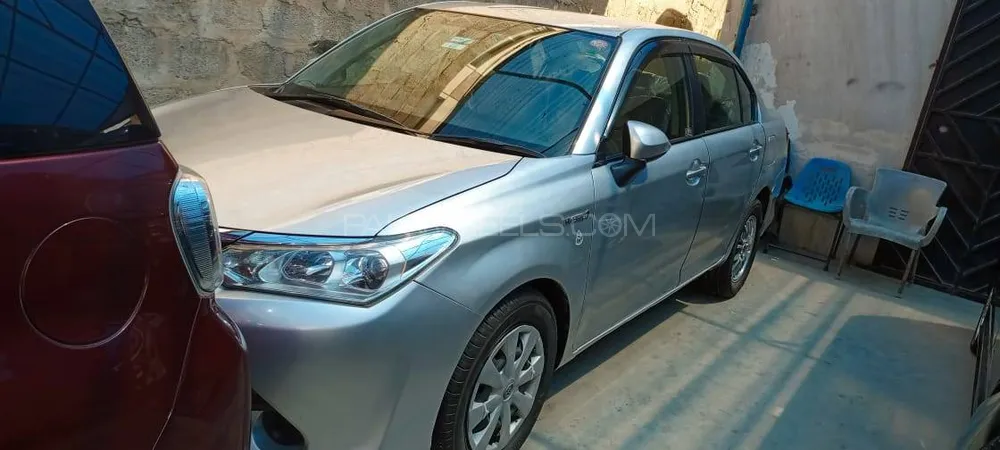 Toyota Corolla Axio 2016 for Sale in Karachi Image-1