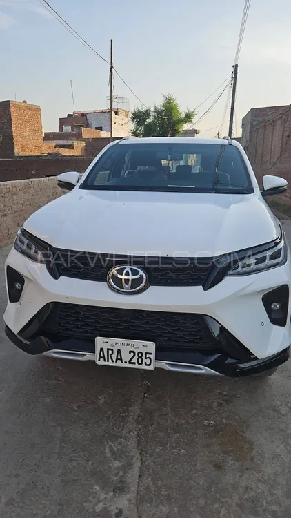 Toyota Fortuner 2024 for Sale in Hafizabad Image-1