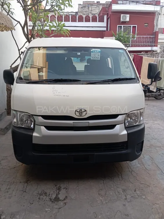 Toyota Hiace 2018 for Sale in Sialkot Image-1