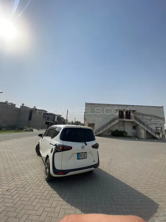 Toyota Sienta 2019 for Sale in Faisalabad Image-1