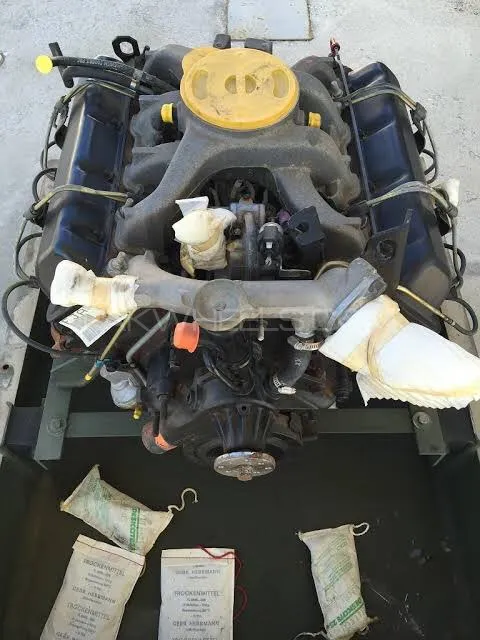 Detroit 6.2 Hummer V8 military might engine  Image-1