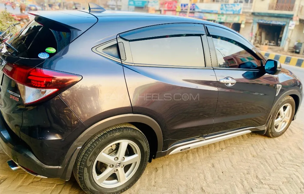 Honda Vezel 2017 for Sale in Mian Channu Image-1