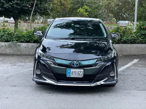 Toyota Prius PHV (Plug In Hybrid) 2017 for Sale
