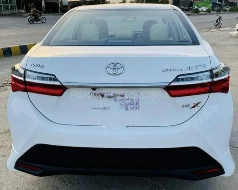 Toyota Corolla 2021 for Sale in Piplan Image-1