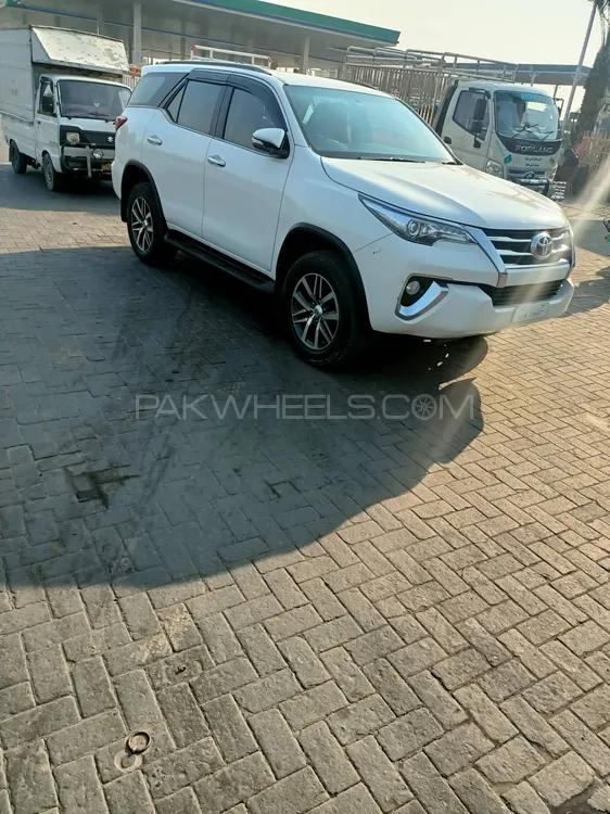 Toyota Fortuner 2017 for Sale in Kharian Image-1