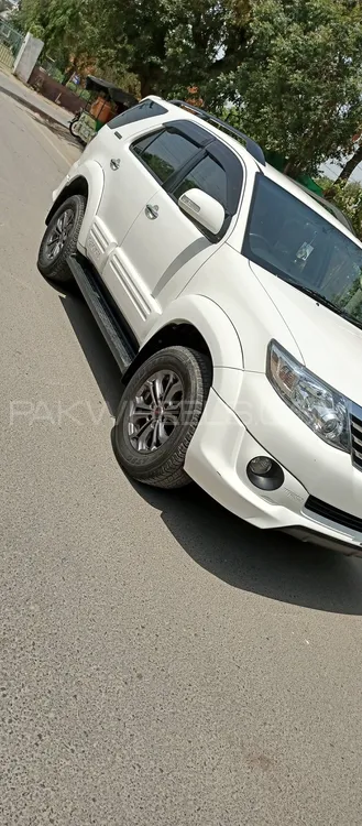 Toyota Fortuner 2015 for Sale in Faisalabad Image-1