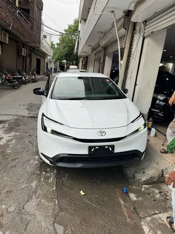 Toyota Prius 2023 for Sale in Lahore Image-1